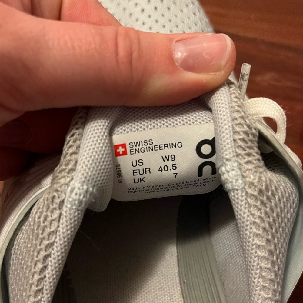 On Running Cloudswift Womens Size 9 - image 6